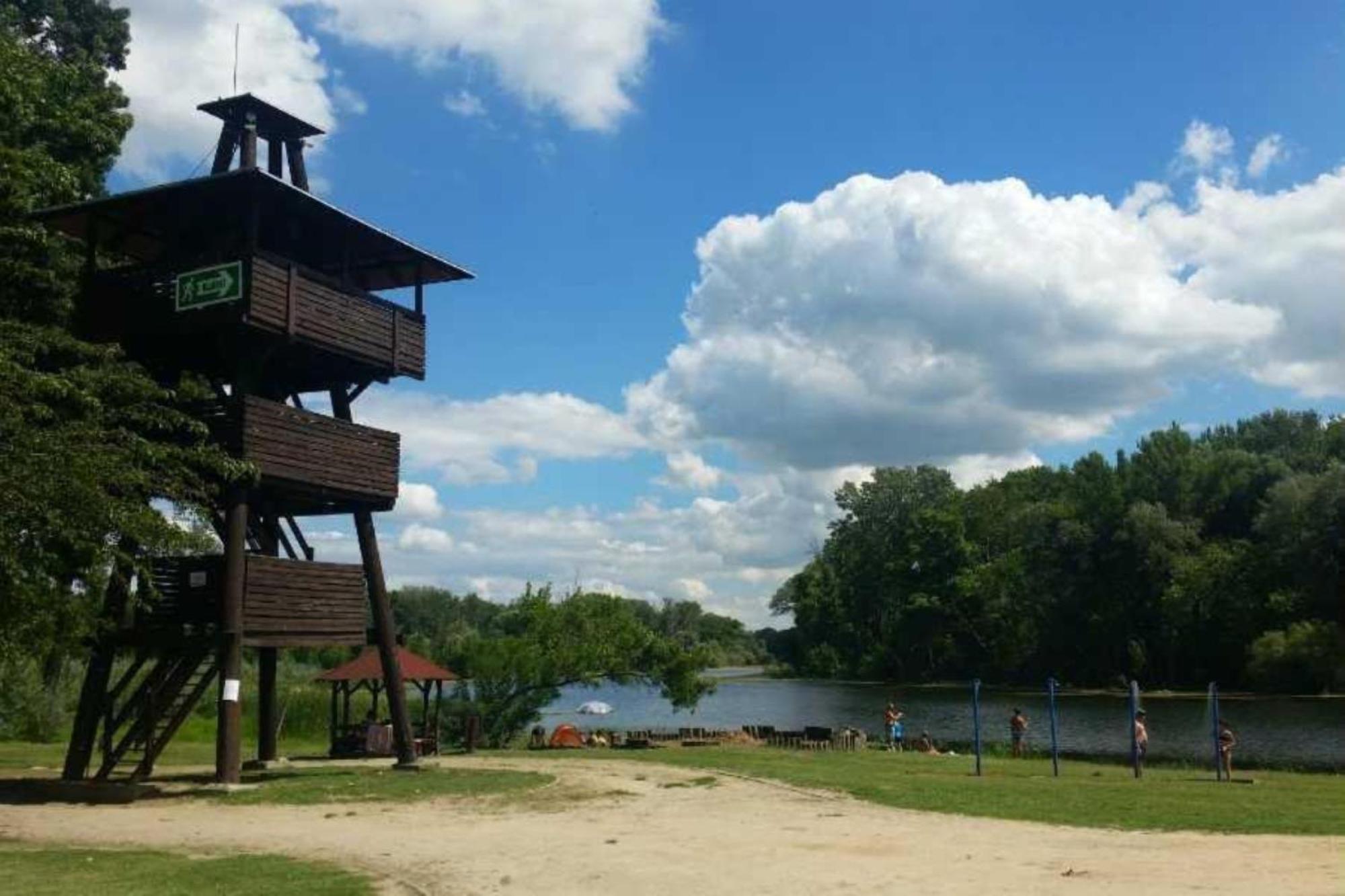 Lakilak pihenőház a Holt-Tisza partján, termálfürdőnél, Lakitelek Kültér fotó