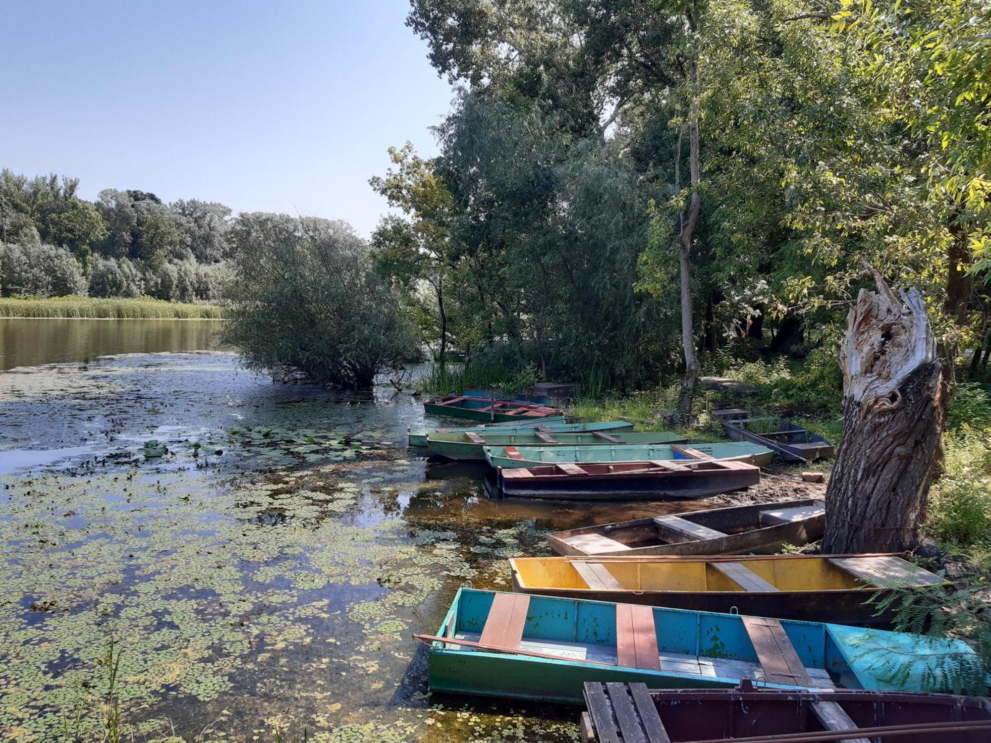 Lakilak pihenőház a Holt-Tisza partján, termálfürdőnél, Lakitelek Kültér fotó
